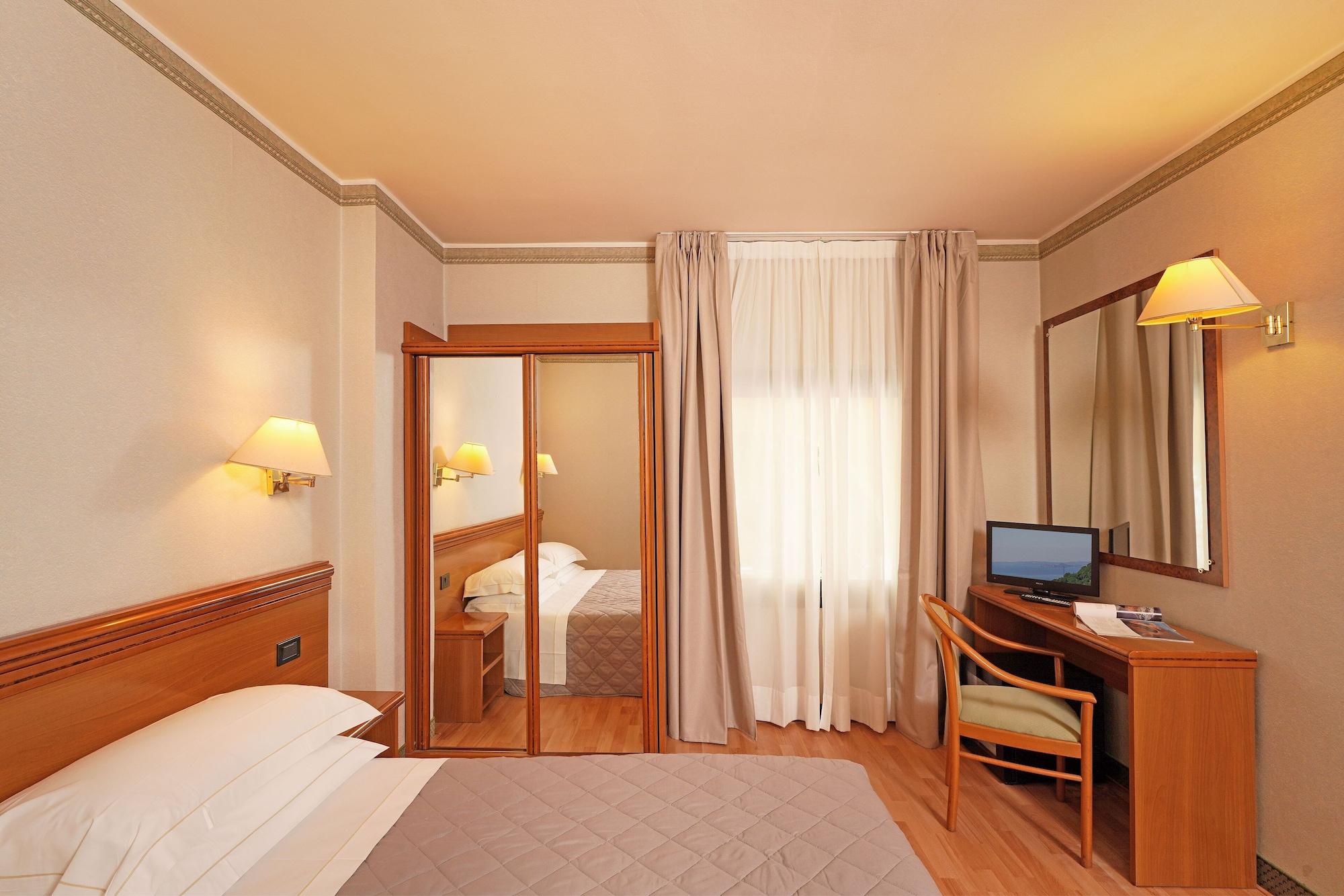 Hotel Du Lac Гардоне Ривьера Экстерьер фото