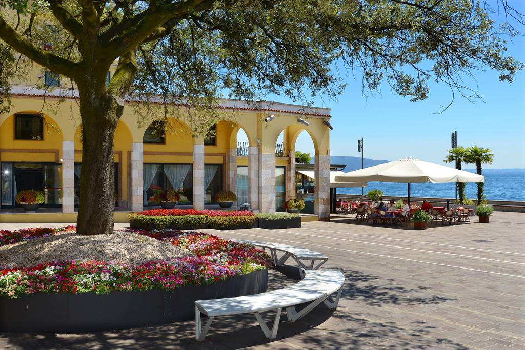 Hotel Du Lac Гардоне Ривьера Экстерьер фото
